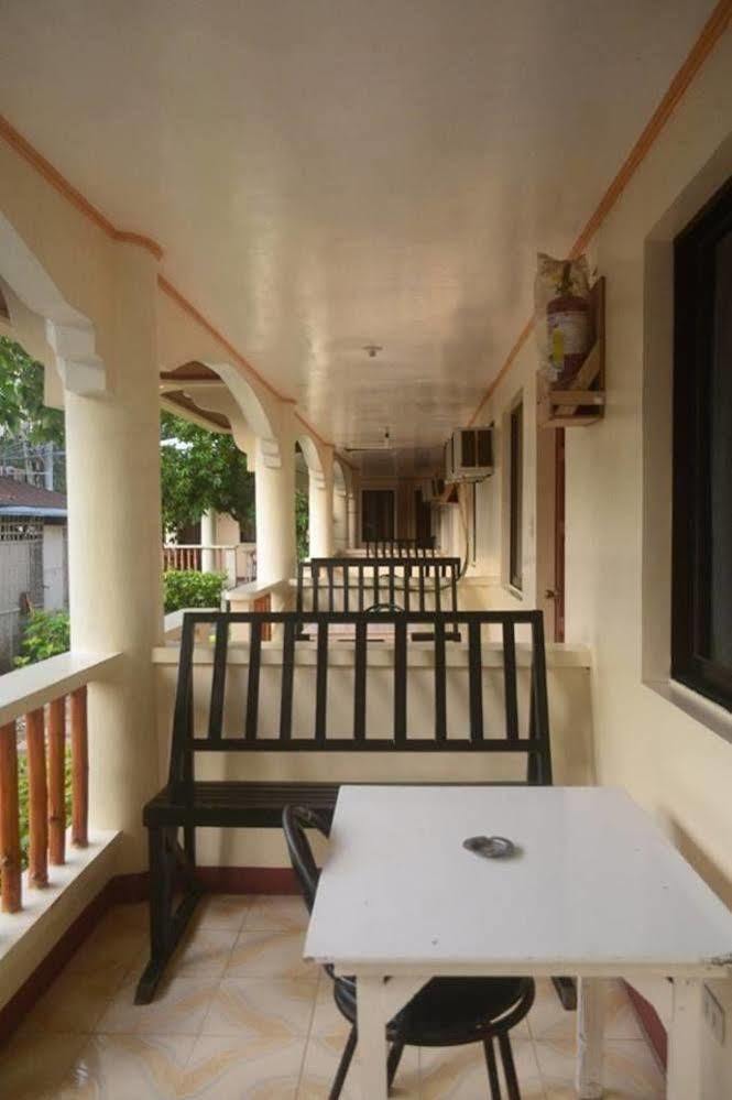 Alliyah'S Beach Resort Balabag  Luaran gambar